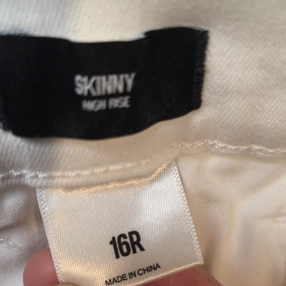 High Rise Skinny w/27.5" Inseam Express Women’s White Jeans Size 16 sac333 - Picture 3 of 4